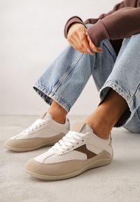 Renee - Brązowe Sneakersy z Geometrycznym Wzorem Elrineth. Kolor: brązowy. Materiał: prążkowany, jeans. Wzór: geometria #1