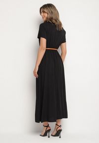 Born2be - Czarna Wiskozowa Sukienka o Koszulowym Fasonie z Wąskim Paskiem Fillamea. Kolor: czarny. Materiał: wiskoza. Wzór: aplikacja. Typ sukienki: koszulowe. Styl: elegancki #6