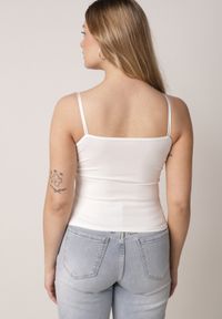 Born2be - Biały Wiskozowy Top z Podwójnymi Ramiączkami Hendrea. Okazja: na co dzień. Kolor: biały. Materiał: wiskoza. Długość rękawa: na ramiączkach. Styl: casual, elegancki #7