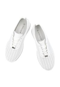 Sneakersy damskie Vinceza, e skóry naturalnej licowej ażurowa cholewka sznurowanie lekka platforma casual, białe, 95387. Okazja: na co dzień. Zapięcie: sznurówki. Kolor: biały. Materiał: skóra. Szerokość cholewki: normalna. Wzór: ażurowy. Obcas: na platformie. Styl: casual #7