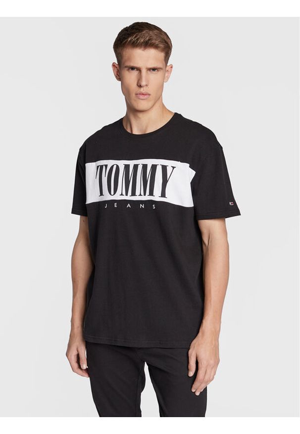 Tommy Jeans T-Shirt Colorblock Serif DM0DM14994 Czarny Regular Fit. Kolor: czarny. Materiał: bawełna