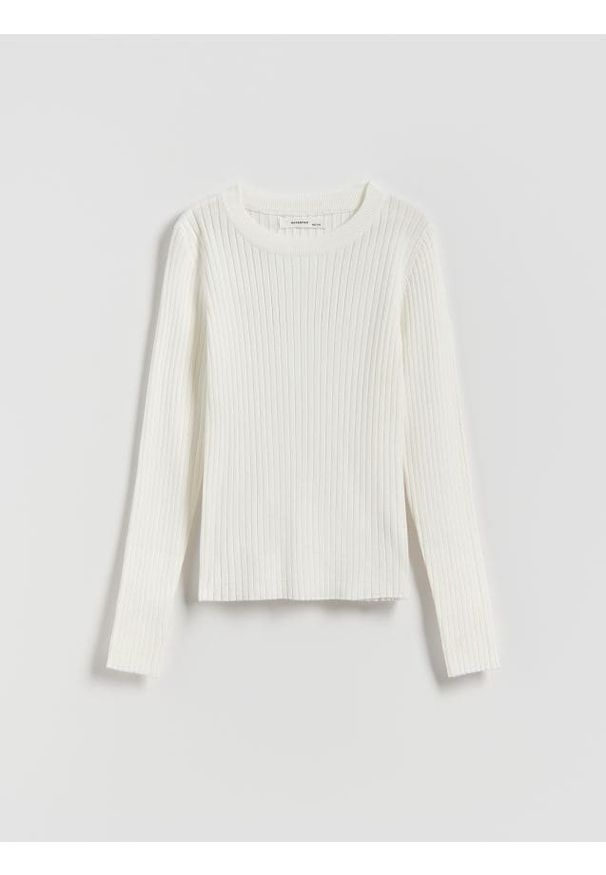 Reserved - Prążkowany sweter - złamana biel. Materiał: prążkowany