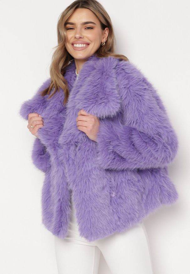 Born2be - Fioletowa Kurtka Futro z Wsuwanymi Kieszeniami Liriena. Okazja: na spacer, na co dzień. Kolor: fioletowy. Materiał: futro. Styl: elegancki, casual, klasyczny