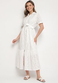 Born2be - Biała Bawełniana Koszulowa Sukienka Ażurowa z Paskiem Fevaila. Okazja: na co dzień. Kolor: biały. Materiał: bawełna. Długość rękawa: krótki rękaw. Wzór: ażurowy. Typ sukienki: koszulowe. Styl: casual, elegancki, klasyczny #1