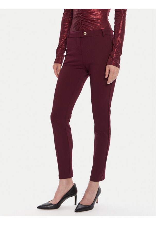 Rinascimento Chinosy CFC0126226003 Bordowy Slim Fit. Kolor: czerwony. Materiał: syntetyk
