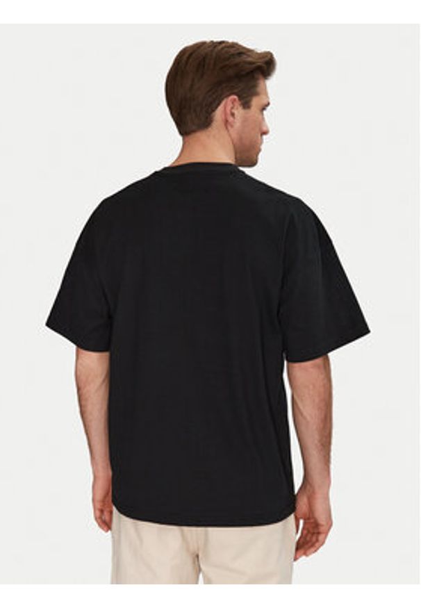 Resteröds T-Shirt Dev 20251 2055 Czarny Regular Fit. Kolor: czarny. Materiał: bawełna