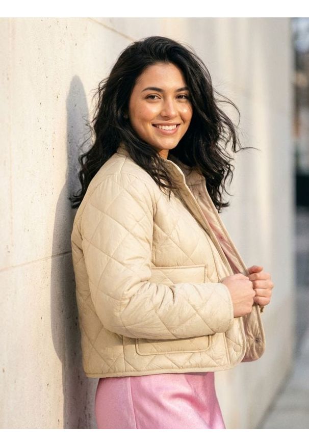 Sinsay - Kurtka pikowana - kremowy. Kolor: kremowy