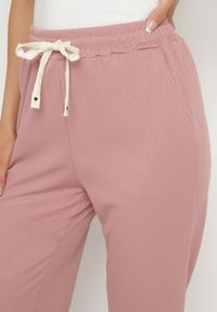 Born2be - Różowe Spodnie z Gumką w Pasie i Szeroką Nogawką Mironia. Okazja: na co dzień. Kolor: różowy. Styl: elegancki, casual #3