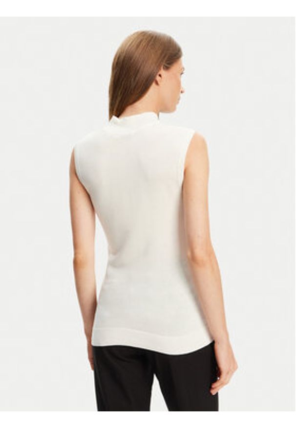 U.S. Polo Assn. Golf WUP1370 Écru Slim Fit. Typ kołnierza: polo, golf. Kolor: kremowy. Materiał: wiskoza