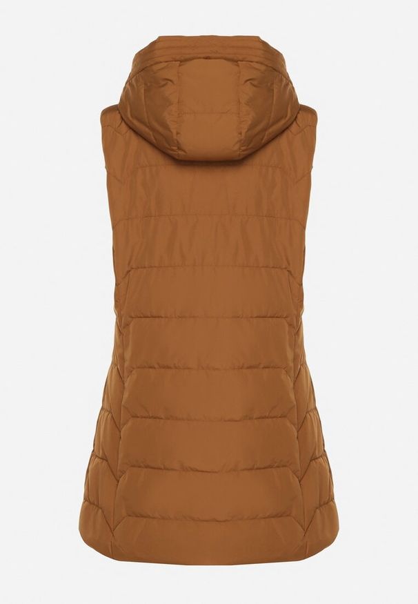 Born2be - Brązowa Przejściowa Kamizelka o Taliowanym Kroju z Kapturem Olendra. Okazja: na co dzień, na spacer. Typ kołnierza: kaptur. Kolor: brązowy. Materiał: jeans, poliester. Styl: casual, klasyczny, sportowy