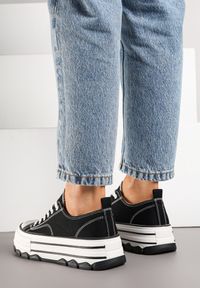 Born2be - Czarne Trampki na Grubej Podeszwie pod Kostkę Adsoria. Okazja: na co dzień. Zapięcie: sznurówki. Kolor: czarny. Materiał: jeans. Styl: klasyczny, casual #4