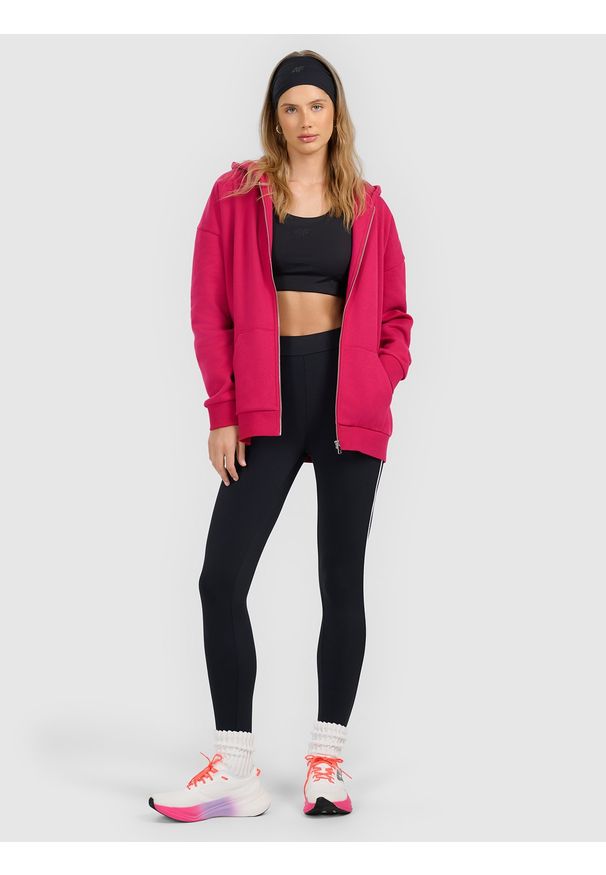 4f - 4F Bluza dresowa rozpinana z kapturem damska - różowa M. Okazja: na co dzień, do pracy, na spacer. Typ kołnierza: kaptur. Kolor: różowy. Materiał: dresówka. Styl: casual. Sport: turystyka piesza