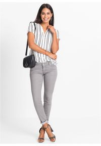 bonprix - Bluzka z krótkim rękawem z czystej wiskozy. Typ kołnierza: dekolt w serek. Kolor: biały. Materiał: wiskoza. Długość rękawa: krótki rękaw. Długość: krótkie. Wzór: nadruk. Styl: elegancki #3