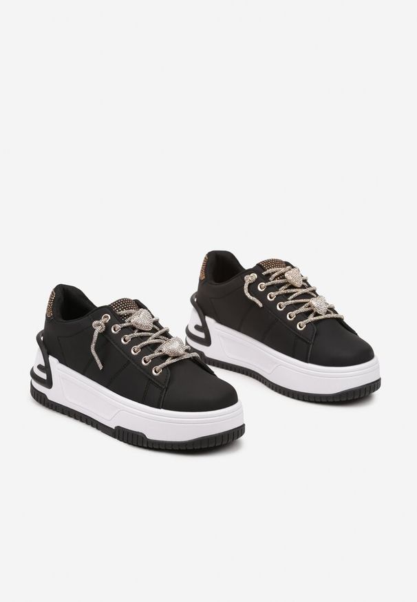 Renee - Czarne Sneakersy na Platformie Ozdobione Cyrkoniami Deomaria. Okazja: na co dzień. Zapięcie: sznurówki. Kolor: czarny. Materiał: jeans. Wzór: aplikacja. Obcas: na platformie