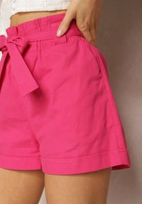 Renee - Fuksjowe Szorty High Waist Wiązane w Pasie Gilalilena. Okazja: na co dzień, na spacer. Stan: podwyższony. Kolor: różowy. Materiał: materiał. Sezon: lato. Styl: elegancki, casual #5