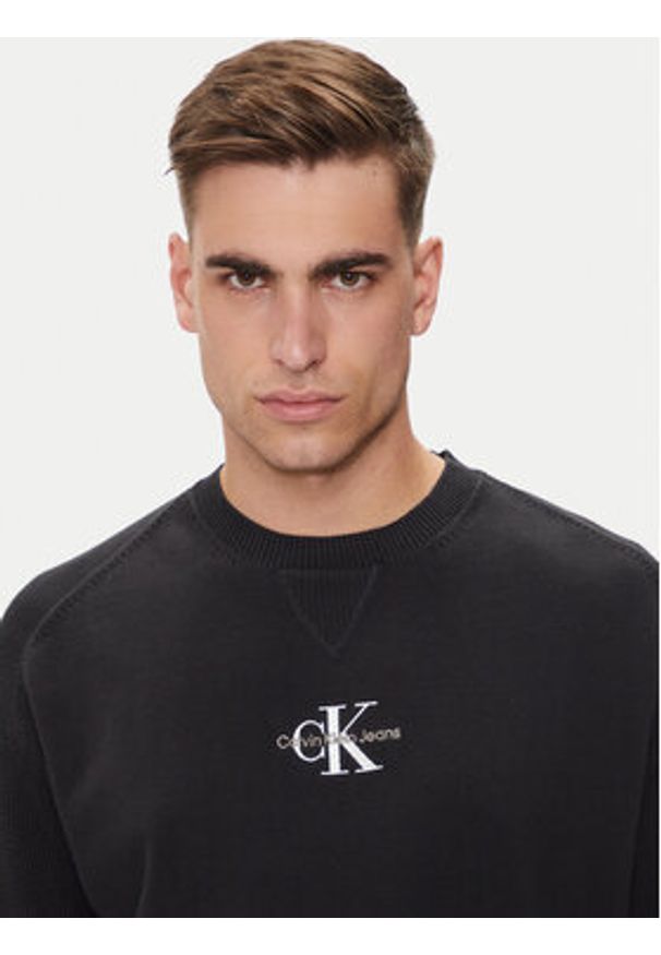 Calvin Klein Jeans Sweter Monologo J30J325671 Czarny Regular Fit. Kolor: czarny. Materiał: bawełna