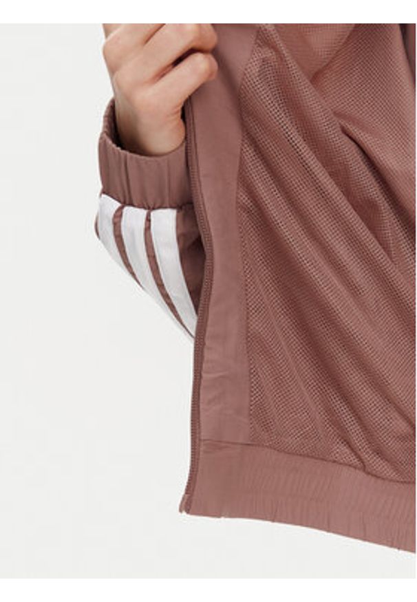 Adidas - adidas Kurtka bomber Essentials 3-Stripes JD5318 Różowy Loose Fit. Kolor: różowy. Materiał: syntetyk