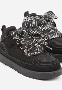 Born2be - Czarne Sneakersy Śniegowce z Ocieplaną Wyściółką i Szerokimi Sznurówkami Naleia. Okazja: na uczelnię. Zapięcie: sznurówki. Kolor: czarny. Materiał: jeans. Styl: sportowy, elegancki