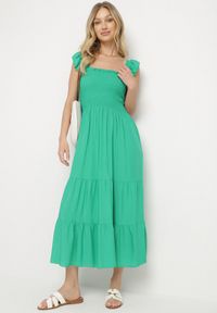 Born2be - Zielona Rozkloszowana Bawełniana Sukienka na Ramiączkach z Gumkami i Falbanką Mevesta. Okazja: na spacer. Typ kołnierza: kołnierz z falbankami, dekolt kwadratowy. Kolor: zielony. Materiał: bawełna. Długość rękawa: na ramiączkach #3