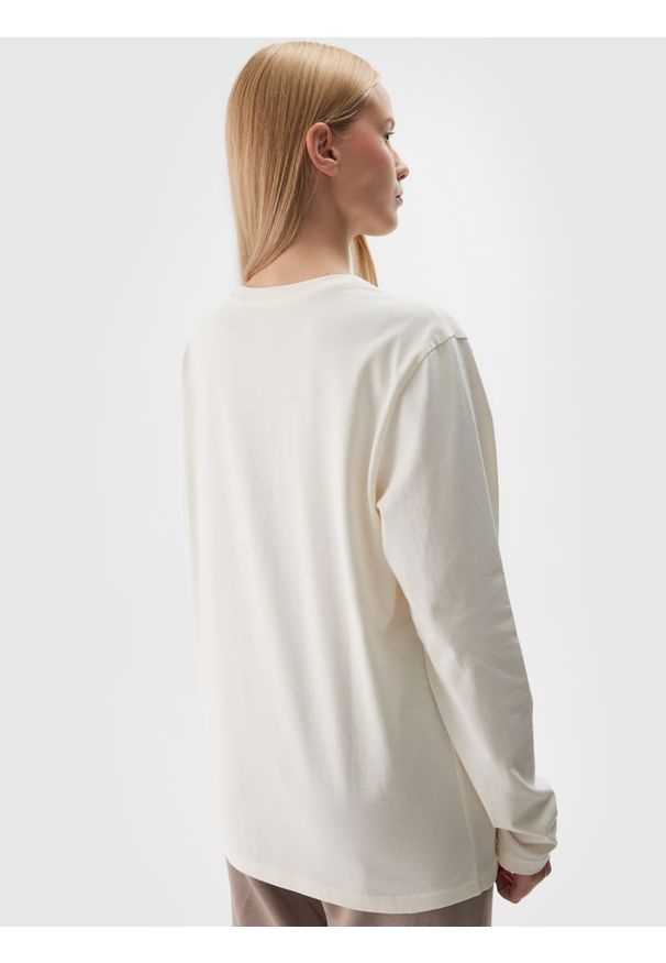 4f - 4F Longsleeve oversize uniseks - biały M. Okazja: na co dzień. Kolor: biały. Materiał: bawełna, jersey, dzianina. Długość rękawa: długi rękaw. Długość: długie. Wzór: gładki, ze splotem. Styl: sportowy, klasyczny, casual