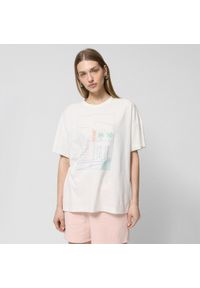 outhorn - T-shirt oversize z nadrukiem damski - złamana biel. Materiał: bawełna, materiał, dzianina. Wzór: nadruk. Sezon: lato. Styl: wakacyjny #7