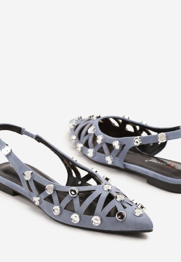 Renee - Niebieskie Sandały Ażurowe Typu Slingback Ozdobione Aplikacjami Lisanorea. Okazja: na spotkanie biznesowe. Kolor: niebieski. Wzór: aplikacja, ażurowy. Sezon: lato. Styl: biznesowy, elegancki