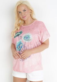 Born2be - Różowy Bawełniany T-shirt z Błyszczącym Nadrukiem Aseda. Kolor: różowy. Materiał: bawełna. Długość rękawa: krótki rękaw. Długość: krótkie. Wzór: nadruk