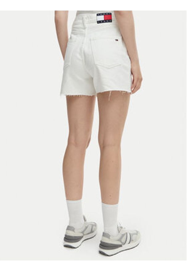 Tommy Jeans Szorty jeansowe DW0DW22695 Biały Regular Fit. Kolor: biały. Materiał: bawełna