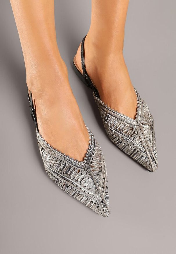 Renee - Czarne Sandały Vices Slingback z Plecioną Cholewką i Metaliczną Nicią Nilannia. Okazja: na co dzień. Zapięcie: sprzączka. Kolor: czarny. Sezon: lato. Styl: elegancki, casual
