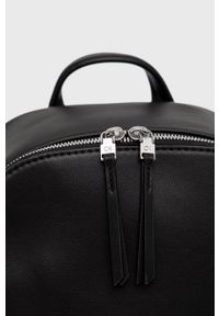 Calvin Klein plecak damski kolor czarny mały gładki. Kolor: czarny. Materiał: poliester. Wzór: gładki #3
