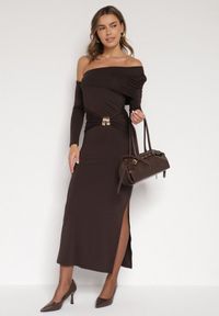 Born2be - Brązowa Sukienka z Wiskozą Wywiniętym Dekoltem Marszczeniem i Metaliczną Ozdobą Reillea. Okazja: na co dzień. Kolor: brązowy. Materiał: wiskoza. Wzór: aplikacja. Styl: klasyczny, casual, elegancki #2