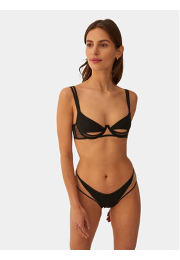 Undress Code Biustonosz balkonetka Fantasie 457 Czarny. Kolor: czarny. Materiał: wiskoza