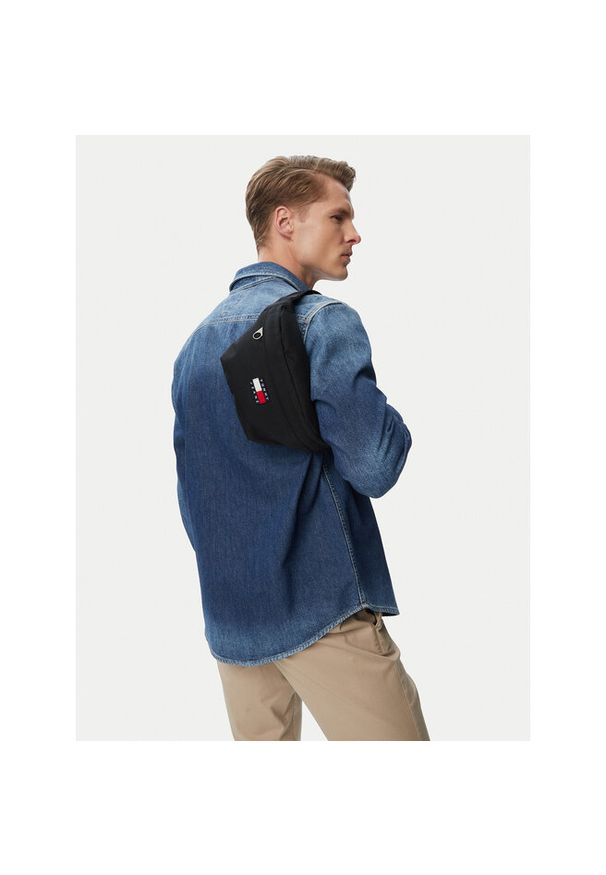 Nerka Tommy Jeans. Kolor: czarny