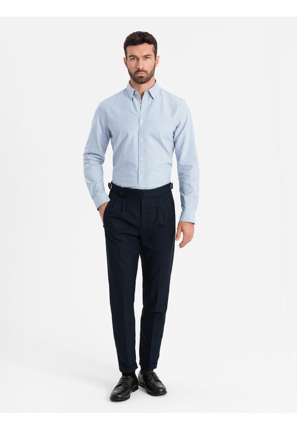 Ombre Clothing - Elegancka męska koszula oxford z haftem – błękitna V1 OM-SHOS-0172 - XXL. Okazja: na spotkanie biznesowe, do pracy. Typ kołnierza: kołnierzyk klasyczny. Kolor: niebieski. Materiał: tkanina, bawełna. Wzór: haft. Styl: elegancki