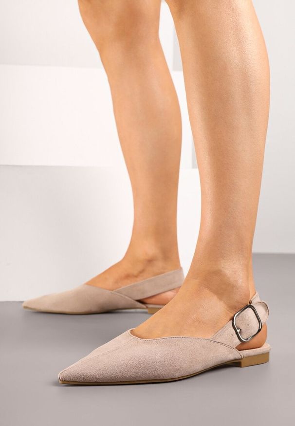 Renee - Ciemnobeżowe Sandały Vices Typu Slingback z Wkładką ze Skóry Naturalnej Rallora. Okazja: na co dzień, na spacer. Zapięcie: sprzączka. Kolor: beżowy. Materiał: skóra. Wzór: nadruk. Obcas: na obcasie. Styl: elegancki, casual. Wysokość obcasa: średni