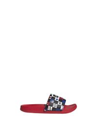 Adidas - adidas x Disney adilette Comfort Spider-Man Slides. Kolor: czerwony, wielokolorowy, czarny, biały. Materiał: materiał. Wzór: motyw z bajki