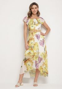 Born2be - Żółta Sukienka Typu Hiszpanka w Kwiaty z Paskiem Sademire. Okazja: na co dzień. Typ kołnierza: dekolt hiszpanka. Kolor: żółty. Wzór: kwiaty. Styl: casual #2