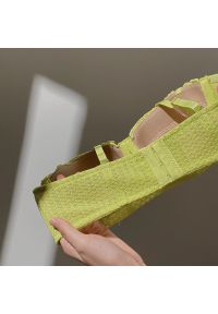 Intica - Biustonosz push-up balkonetka uniesienie i wsparcie Krissy. Kolor: żółty. Materiał: tkanina. Rodzaj stanika: push-up #4