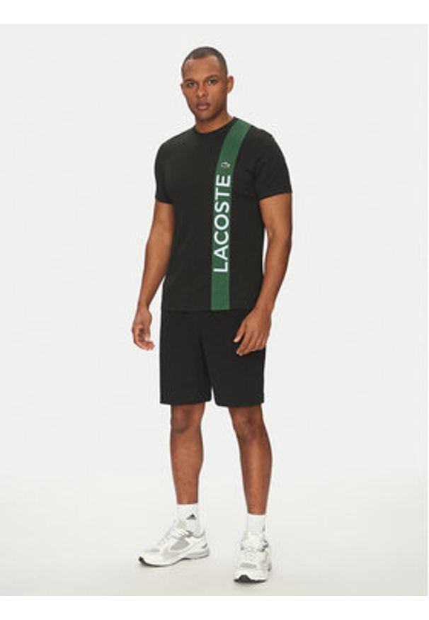 Lacoste T-Shirt TH8938 Czarny Regular Fit. Kolor: czarny. Materiał: syntetyk