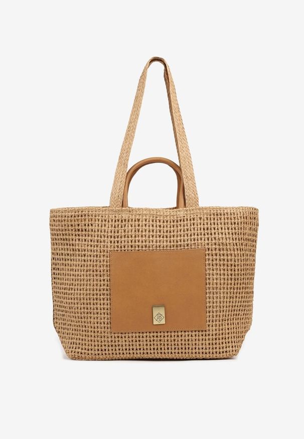 Born2be - Ciemnobeżowa Pleciona Torebka Shopper z Metaliczną Ozdobą Feleriona. Kolor: beżowy. Wzór: aplikacja. Sezon: lato. Styl: elegancki, casual