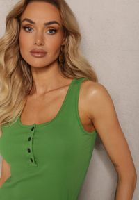 Renee - Zielony Bawełniany Top o Asymetrycznym Kroju Ozdobiony Guzikami z Regulacją z Boku Vilalina. Kolor: zielony. Materiał: bawełna. Wzór: aplikacja. Styl: elegancki #3