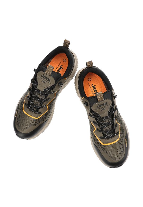 Zielone Sneakersy Military Jeep Stylowe Obuwie Męskie. Okazja: na co dzień. Kolor: zielony. Materiał: materiał. Szerokość cholewki: normalna. Wzór: moro. Sport: turystyka piesza