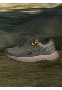 4f - 4F Niskie buty trailowe z membraną męskie - khaki 43. Kolor: wielokolorowy, oliwkowy, brązowy. Materiał: guma. Szerokość cholewki: normalna. Sport: bieganie #1