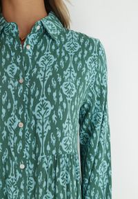 Born2be - Zielono-Niebieska Sukienka Koszulowa w Ornamentalny Wzór Midis. Kolor: zielony. Materiał: tkanina. Typ sukienki: koszulowe #6