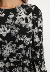 Born2be - Czarna Rozkloszowana Sukienka o Kwiatowym Wzorze z Falbanką i Gumką w Talii Sarasila. Kolor: czarny. Wzór: kwiaty #4