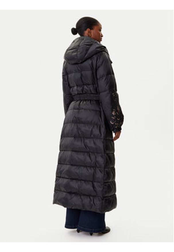 TwinSet - TWINSET Płaszcz zimowy 252TP2430 Czarny Regular Fit. Kolor: czarny. Materiał: syntetyk. Sezon: zima