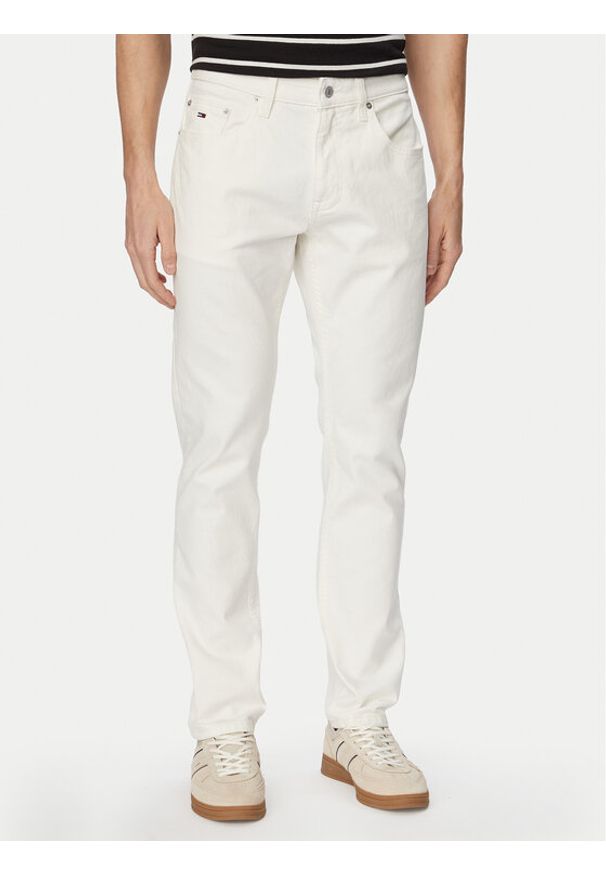 Tommy Jeans Jeansy Scanton DM0DM23270 Biały Slim Fit. Kolor: biały