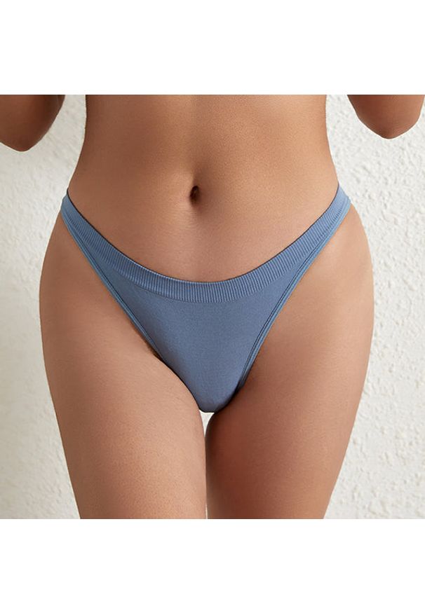 Intica - Tanga z cienkimi paskami niewidoczne pod odzieżą Devinne. Kolor: beżowy. Materiał: tkanina, materiał