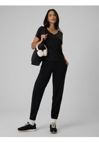 4f - 4F T-shirt regular z modalem damski - czarny XS. Okazja: na co dzień. Typ kołnierza: dekolt w serek. Kolor: czarny. Materiał: materiał, skóra, dzianina. Styl: casual #2