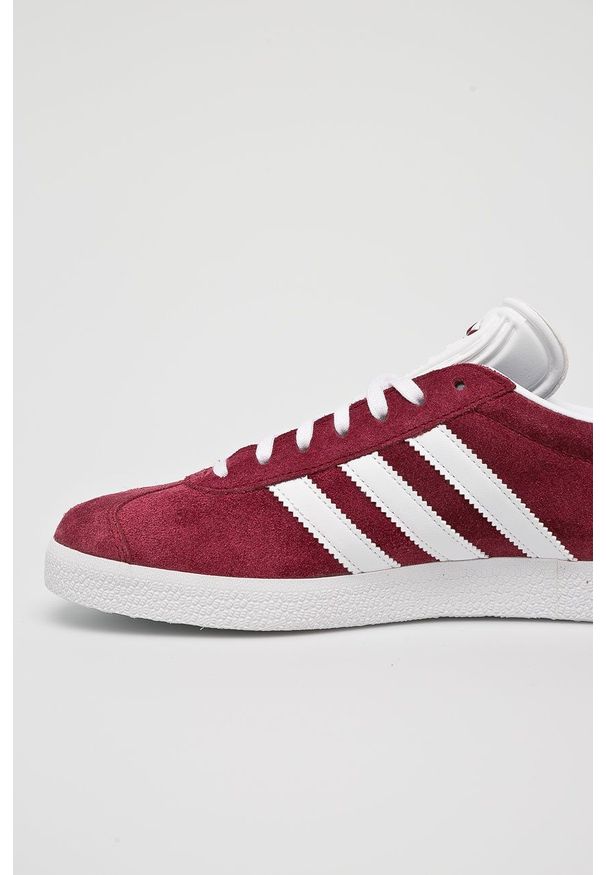 adidas Originals - Buty Gazelle. Nosek buta: okrągły. Zapięcie: sznurówki. Kolor: czerwony. Materiał: guma. Model: Adidas Gazelle